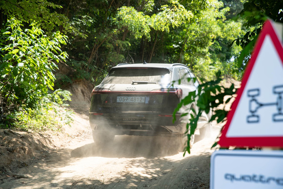 더 뉴 아우디 Q8 e-트론은 아우디 DNA가 집약된 순수 전기 SUV다. ⓒ 아우디 코리아