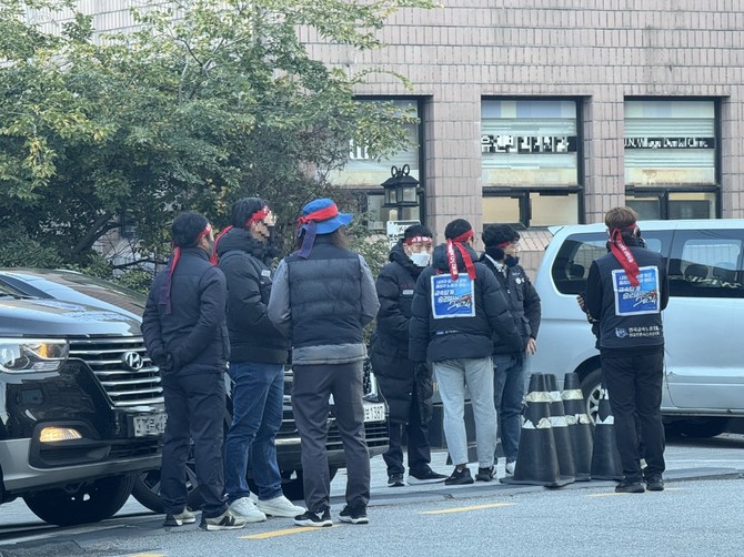 중소 협력업체의 경우 규모가 영세할수록 장기적인 납품 중단은 도산으로 이어질 수밖에 없기 때문에 현대트랜시스의 생산 재개가 상당히 절박한 상황이다. ⓒ 현대트랜시스