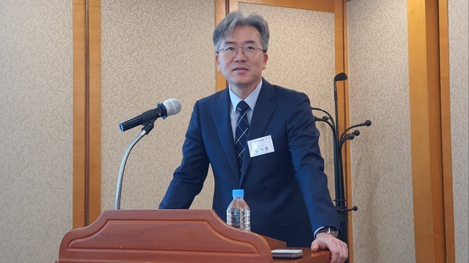 김기봉 미트박스글로벌 대표가 기자간담회에서 프레젠테이션을 진행 중인 모습. = 박기훈 기자