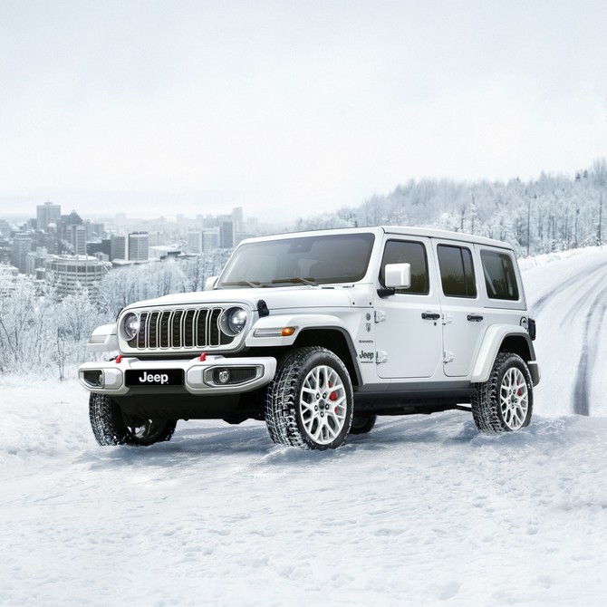지프가 겨울을 맞아 자신감과 스타일로 무장한 랭글러 스노우 에디션을 국내 18대 한정 판매한다. ⓒ 스텔란티스 코리아