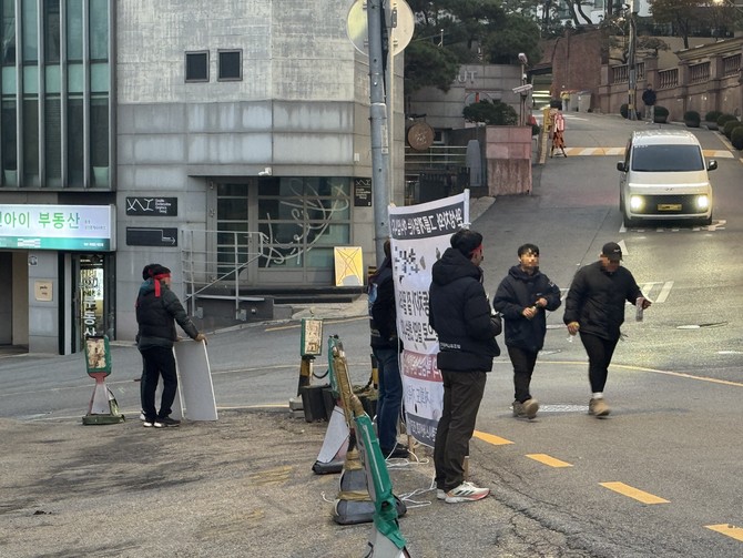 현대트랜시스 노조는 지금까지 주 2회 진행하던 주택가 민폐 시위를 지난주부터 주 3회로 늘린 상황이다. ⓒ 현대트랜시스