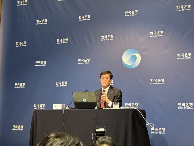 이창용 총재가 28일 서울 중구 한국은행에서 열린 통화정책방향 기자간담회에서 발언하고 있다. =박대연 기자