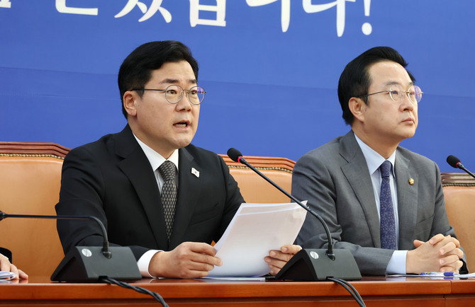 박찬대 더불어민주당 원내대표가 22일 오전 국회에서 열린 기자간담회에서 발언하고 있다. ⓒ 연합뉴스