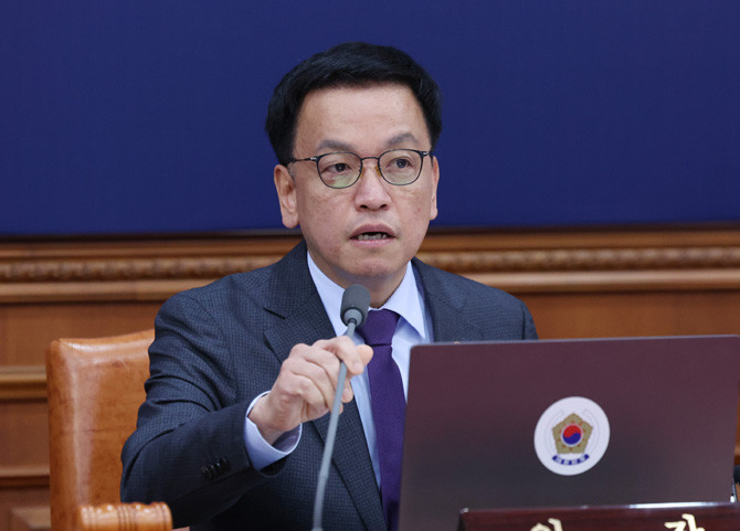 최 권한대행은 윤 대통령의 체포영장 집행에서 경찰청과 경호처 간 물리적 충돌이 발생할 경우 엄중한 책임을 물을 것이라고 했다. ⓒ 연합뉴스