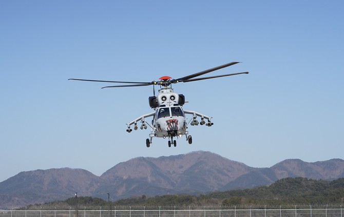 해병대 상륙공격헬기 시제기가 초도비행을 하고 있다. ⓒ 한국항공우주산업