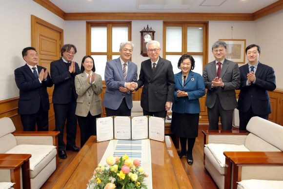 계명대와 국립국제교육원은 5일 오전 계명대 행소관에서 고등교육의 국제화 협력을 위한 업무협약을 체결했다. ⓒ 계명대학교