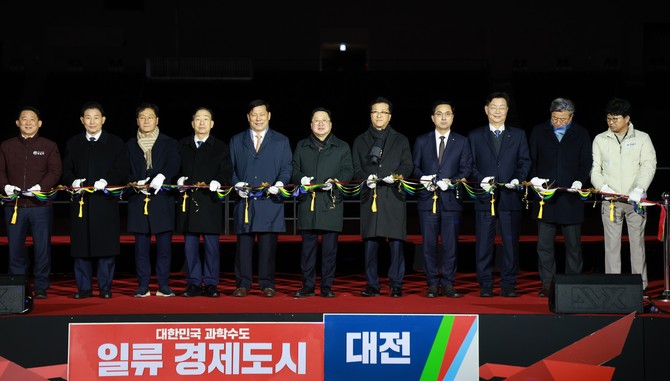 '대전 한화생명 볼파크'가 지난 5일 공식 개장을 알리며 대전을 상징하는 새로운 문화 랜드마크로서의 시대를 열었다. ⓒ 대전시