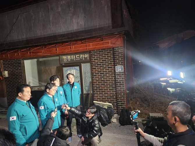 포천시 군 훈련중 폭발 오발사고에 언론 브리핑을 가진 오후석 경기도 행정2부지사. ⓒ 경기도