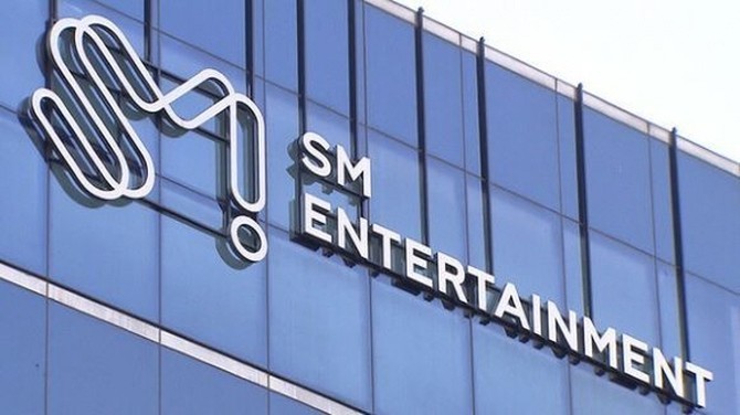 서울 성동구 에스엠엔터테인먼트 사옥 간판. ⓒ 에스엠엔터테인먼트
