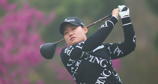 1라운드 공동 18위에 머물렀던 오경은이 2라운드 대회에서 실력을 뽐내며 공동 2위에 올랐다. ⓒ KLPGA