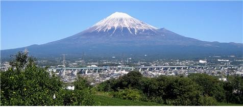 후지노미야시 남서쪽에서 바라본 후지산. © 위키피디아 재팬
