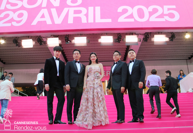 칸 시리즈에 참석한 (왼쪽부터)빈찬욱, 류승수, 박주현, 최광제, 이정훈 감독의 모습. ⓒ LG유플러스