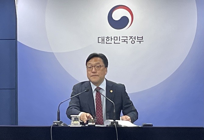 7일 김병환 금융위원장은 정부서울청사 브리핑실에서 월례 출입기자 간담회를 열었다. = 김정후 기자