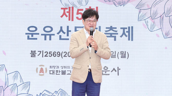 김병수 시장이 부처님 오신날을 맞아 5일 관내 주요 사찰을 방문해 불교계와 시민들에게 축하 인사를 전했다. ⓒ 김포시