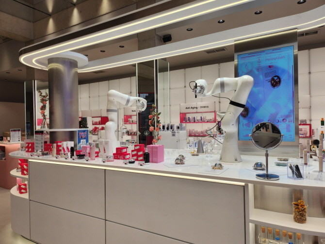 서울 종로구 가회동 소재 와이레스 북촌 플래그십스토어. = 추민선 기자