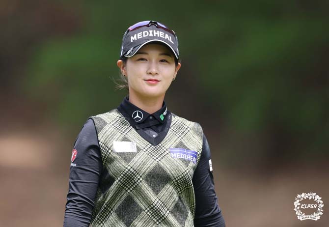 박현경이 JLPGA 메이저 대회에서 공동 8위 기록하며 KLPGA 위메이드 대상포인트 38점을 획득했다. ⓒ KLPGA