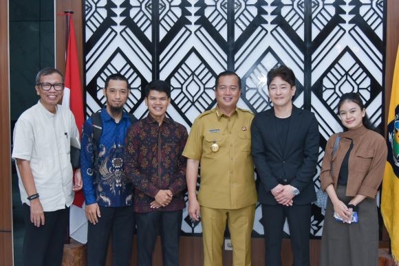 인도네시아 롬복 주 신임 주지사는 최근 카페몰리와의 공식 면담을 갖고 "카페몰리의 프로젝트는 롬복의 지속가능한 발전과 국제적 위상 제고에 기여할 수 있는 중요한 사업"이라고 평가했다. ⓒ 카페몰리
