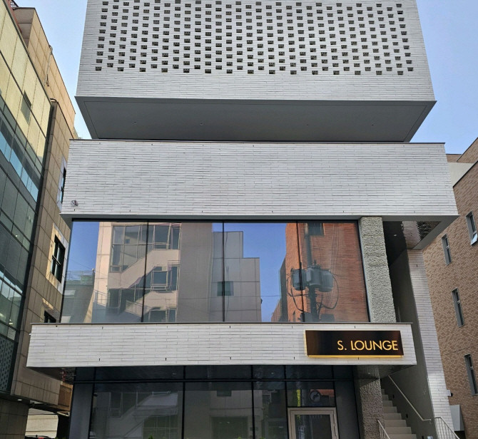 '압구정 S.Lounge' 외관. © 삼성물산