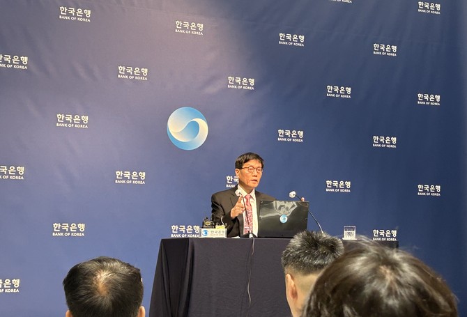 이창용 한국은행 총재가 29일 서울 중구 한국은행에서 열린 금융통화위원회 금리 결정에 대한 기자간담회에서 발언하고 있다. = 박대연 기자