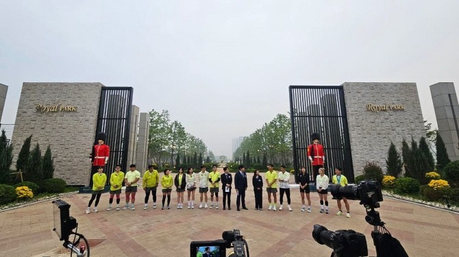 '방송계 핫플레이스' 신검단 로열파크씨티Ⅱ에서 촬영하고 있는 예능 프로그램 '뛰어야 산다'. © DK아시아
