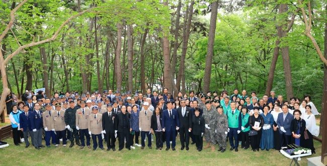 대구 수성구는 제70회 현충일을 맞아 지난 6일 범어공원에서 '나야대령기념비 참배식'을 성황리에 개최했다. ⓒ 대구 수성구