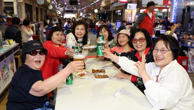 지난 7일 태안동부시장 맥주축제 모습. ⓒ 태안군