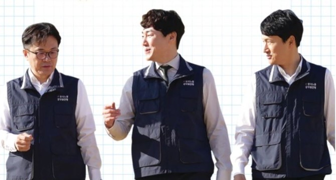 좌측부터 박성일, 이용민, 조현웅 당선자. ⓒ홍보 브로셔