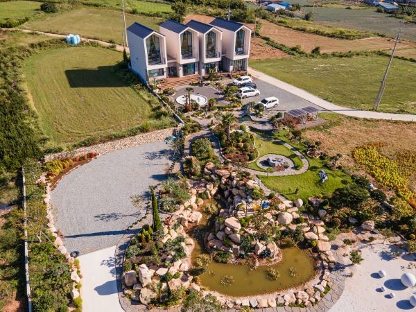 전라남도가 주최한 2025년 예쁜 정원 콘테스트에서 최우수상을 수상한 완도군 바하 정원 전경. ⓒ 완도군