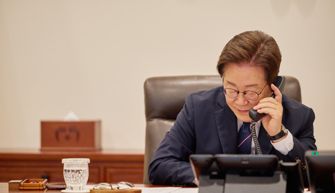 이 대통령은 프라보워 인도네시아 대통령과 첫 통화를 갖고, 전략적 협력을 계속 강화해 나가기로 했다. ⓒ 연합뉴스