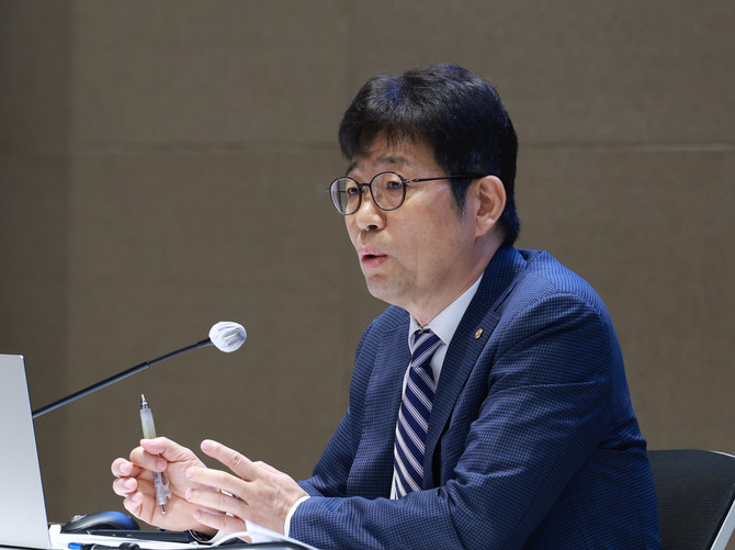 유상대 한국은행 부총재가 24일 서울 중구 한은 별관에서 열린 기자간담회에서 질문에 답변하고 있다. ⓒ 한국은행