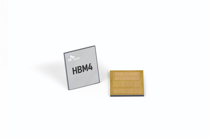 SK하이닉스가 세계 최초로 공급한 HBM4 12단 샘플. ⓒ SK하이닉스
