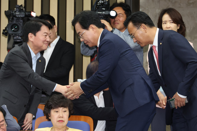대선 패배 이후 '혁신 공백'에 시달려 온 국민의힘이 집도의로 안철수 의원을 선택했다. ⓒ 연합뉴스