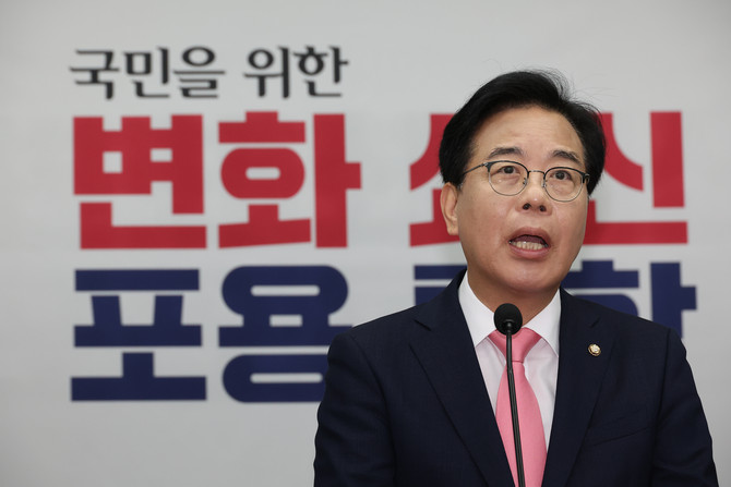 국민의힘 새 지도부가 윤곽을 드러냈다. 하지만 대부분이 윤석열 전 대통령과 밀접했던 인물로 채워지면서 '도로 친윤당'이라는 비판이 쏟아진다. ⓒ 연합뉴스