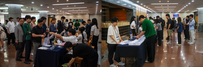 이날 C·FORUM 2025에는 많은 관계자들이 방문했다. = 김주환 기자