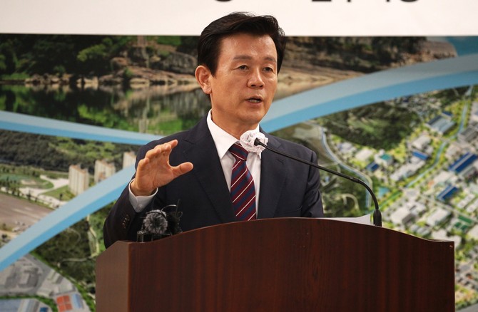 조규일 진주시장이 진주시정에 대해 설명하고 있다. ⓒ 프라임경제
