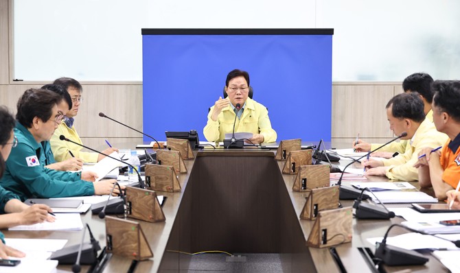 박완수 경남도지사가 3차 호우피해 복구 대책회의를 주재하고 부서 간 협력 방안과 애로사항을 공유하고 있다. ⓒ 프라임경제