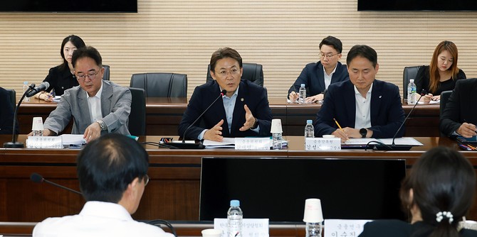 권대영 금융위원회 부위원장이 29일 오전 '개인 연체채권 관리 관련 현장 간담회'에서 발언하고 있다. ⓒ 금융위원회