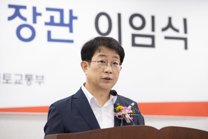 박상우 국토교통부 장관이 정부세종청사에서 열린 이임식에서 발언하고 있다. Ⓒ 국토교통부