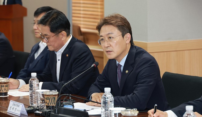 권대영 금융위원회 부위원장이 보험업계 상생상품 활성화를 위한 업무협약식에 참석해 발언하고 있다. ⓒ 금융위원회