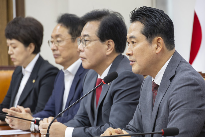 국민의힘이 당정의 형법상 배임죄 폐지 발표와 관련해 "이재명 대통령을 구하기 위한 꼼수에 불과하다"고 지적했다. © 연합뉴스