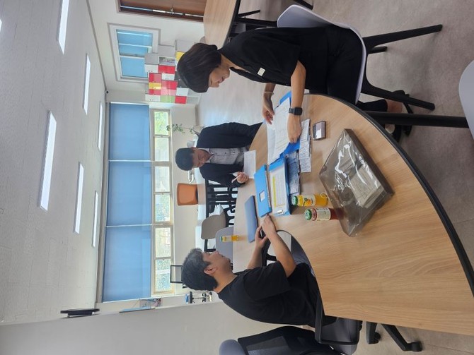 신규 학원과 교습소를 대상으로 진행된 맞춤형 현장 컨설팅 모습. ⓒ 경북교육청