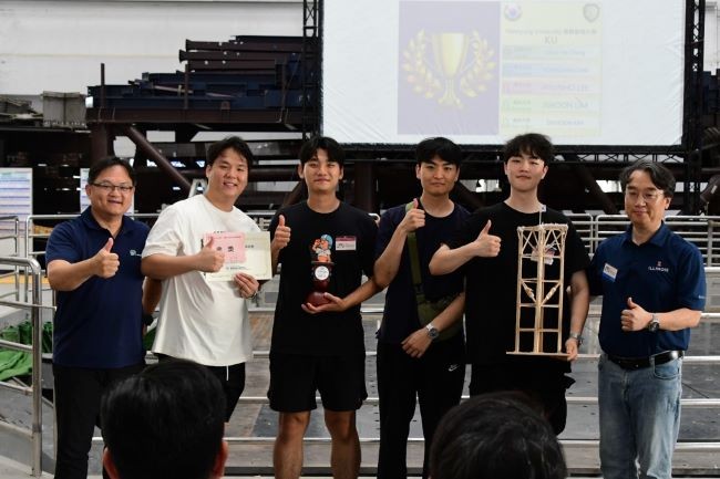 계명대 CSL팀은 대만에서 열린 'IDEERS 2025'에서 종합3위를 차지하는 성과를 거뒀다. 왼쪽부터 Yu-Chen Ou(대만 국립지진연구센터 국장), 채영민, 김태훈, 임지운, 이현호, 장준호 지도교수. ⓒ 계명대학교