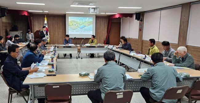 군위군은 기존 방식에서 벗어나 주민에게 전화를 걸어 재난정보, 행정정보 마을 소식 등을 알리는 스마트 마을 방송 시스템을 도입한다. ⓒ 군위군