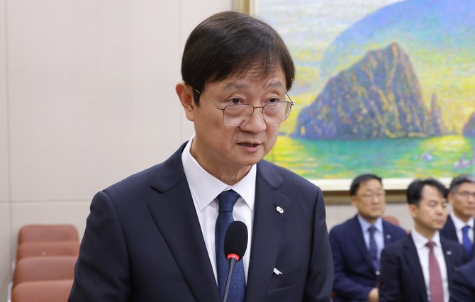 이찬진 금융감독원장이 21일 국회 정무위원회 국정감사에서 업무보고를 하고 있다.ⓒ 연합뉴스