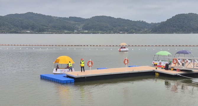 예당호 수상레저시설 '무빙보트' 운영 모습. ⓒ 예산군