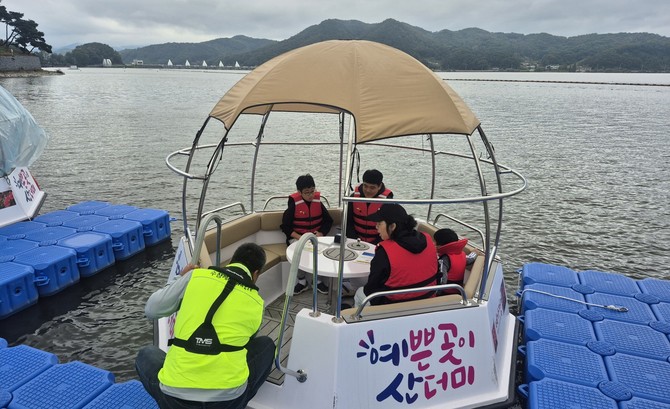 예당호 수상레저시설 '무빙보트' 운영 모습. ⓒ 예산군