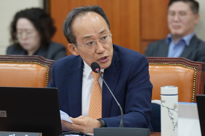 주요 시중은행과 국책은행이 2015년 이후 지난 10년 동안 부실 위기에 놓인 기업을 살리기 위해 2조원에 달하는 자금을 투입했지만 10개 중 6개 기업은 경영 정상화에 실패한 것으로 나타났다. ⓒ 추경호 의원실