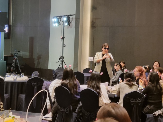 '제12회 대전 컨택센터 가족화합 한마당' 행사에서 이뤄진 축하공연. = 김상준 기자