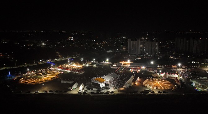 지난 23일 강경읍 금강둔치 일원에서 2025 강경젓갈축제 야경 모습. ⓒ 논산시
