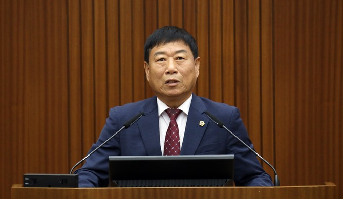 24일 제101회 임시회 제2차 본회의에서 김충식 의원이 5분 발언을 하고 있다. ⓒ 의회사무국